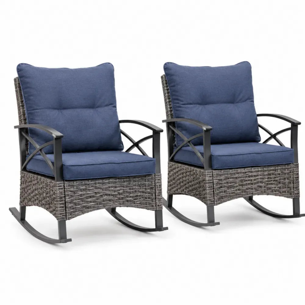 2er-Set Schaukelstühle aus Rattan mit blauen Kissen